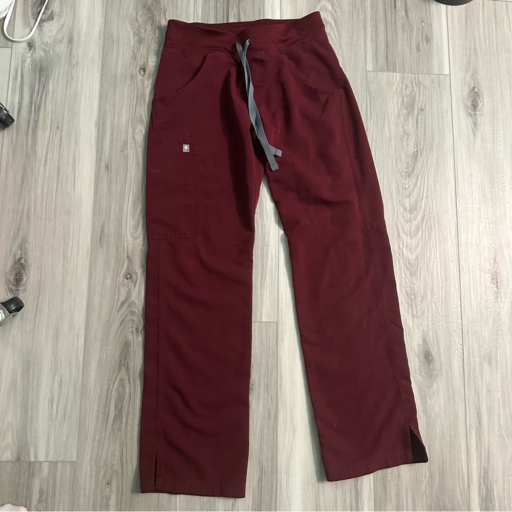 FIGS Burgundy Scrub Set – XXS Petite – Top + Straight-Leg Pants